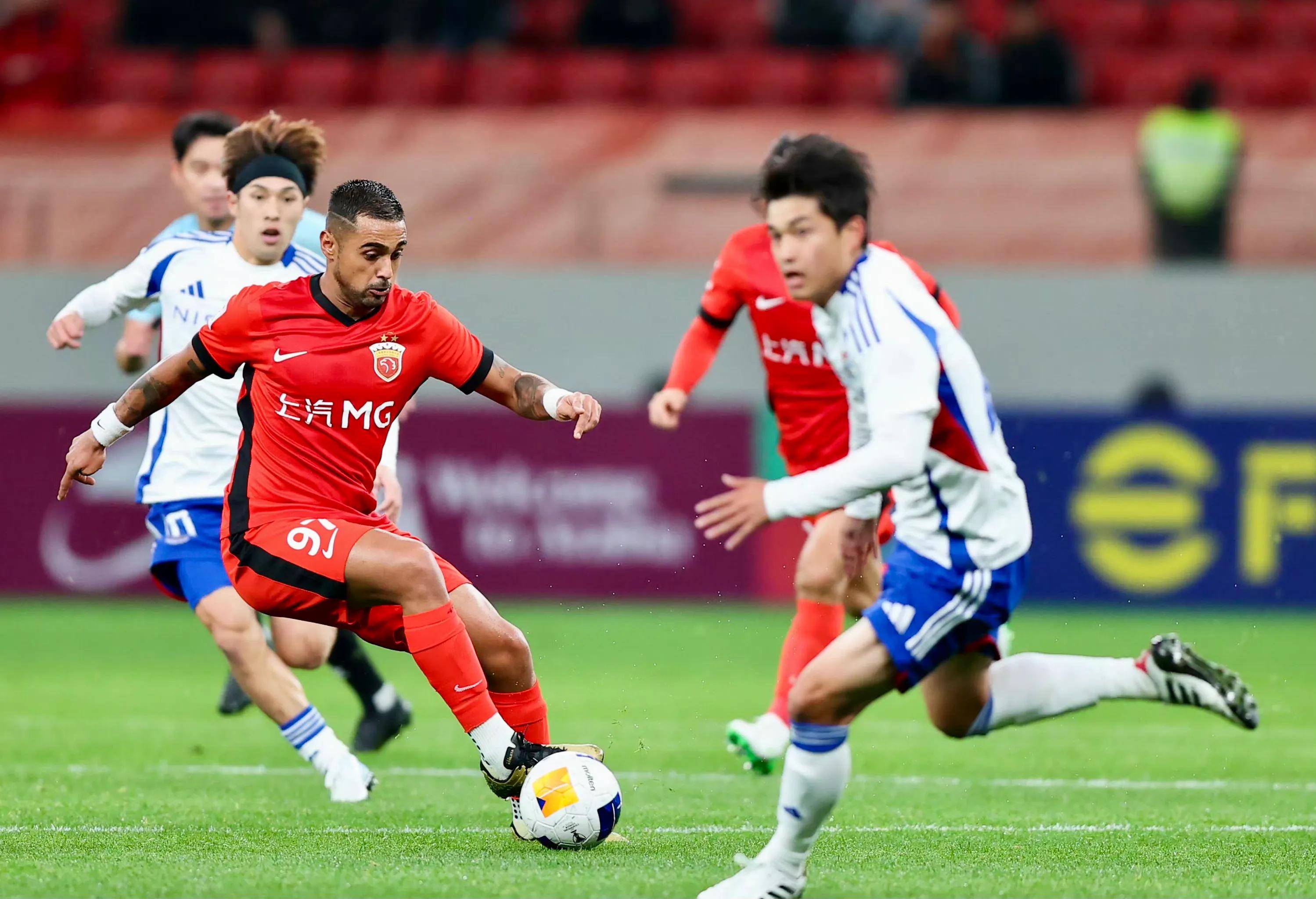 关于加时末段上海海港调整名单以备亚冠；官宣签约环节打磨；话题不断；赛季目标并未改变的信息-jiuyou